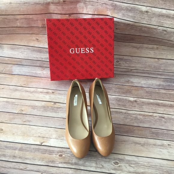 Rare-HTF-GUESS-Light-Brown-Leather-Padey-Shoe- - Picture 3 of 8